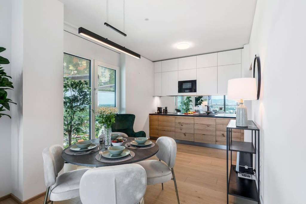 Design Apartment With Amazing View Over Viyana Dış mekan fotoğraf